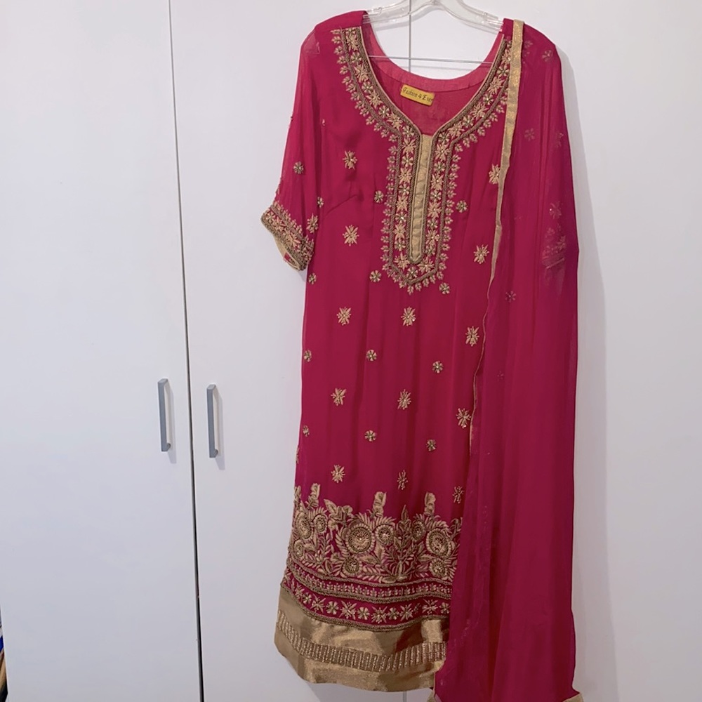 Kurta top and dupatta